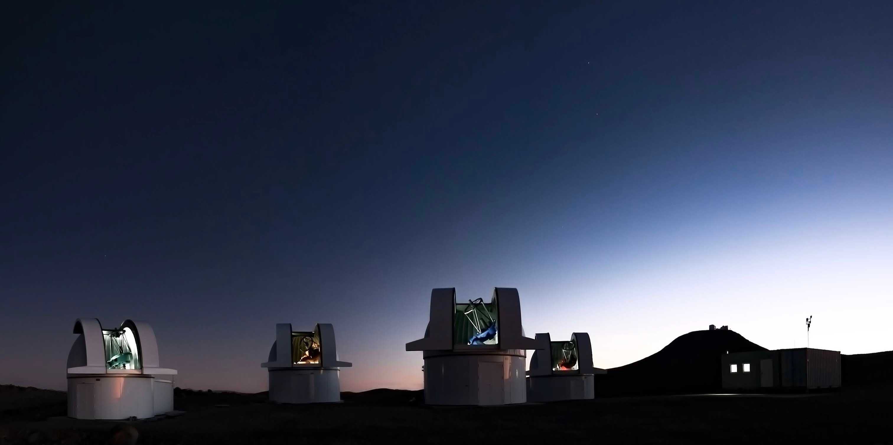 Enlarged view: Speculoos telescopes in the dawn